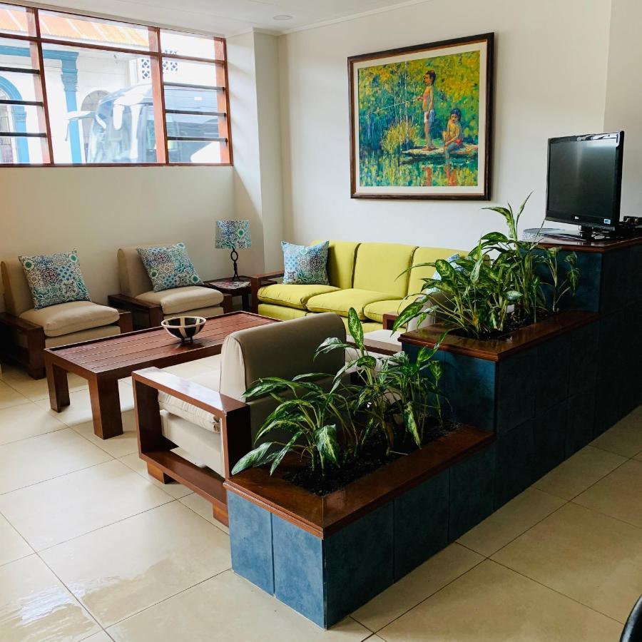Hotel Acosta Iquitos Exterior photo